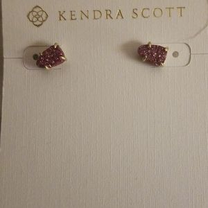 NWOT Kendra Scott Harriett earrings